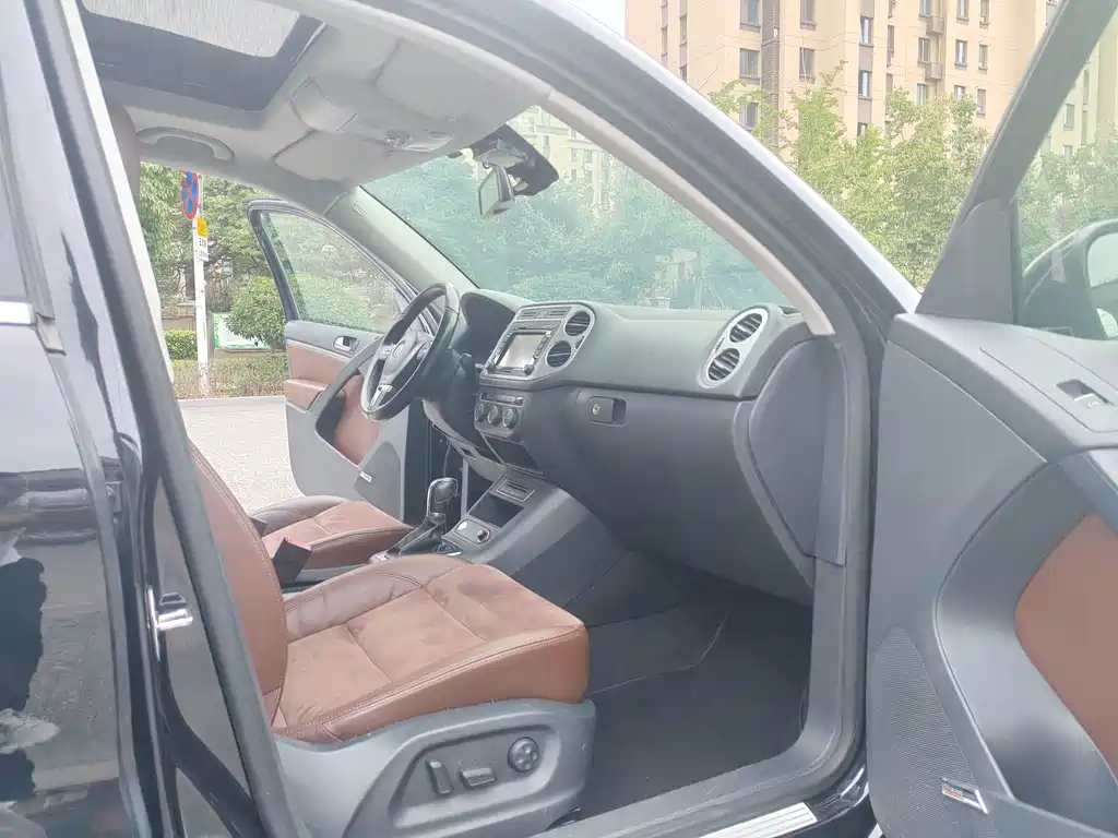 Volkswagen Tiguan — миниатюра 12