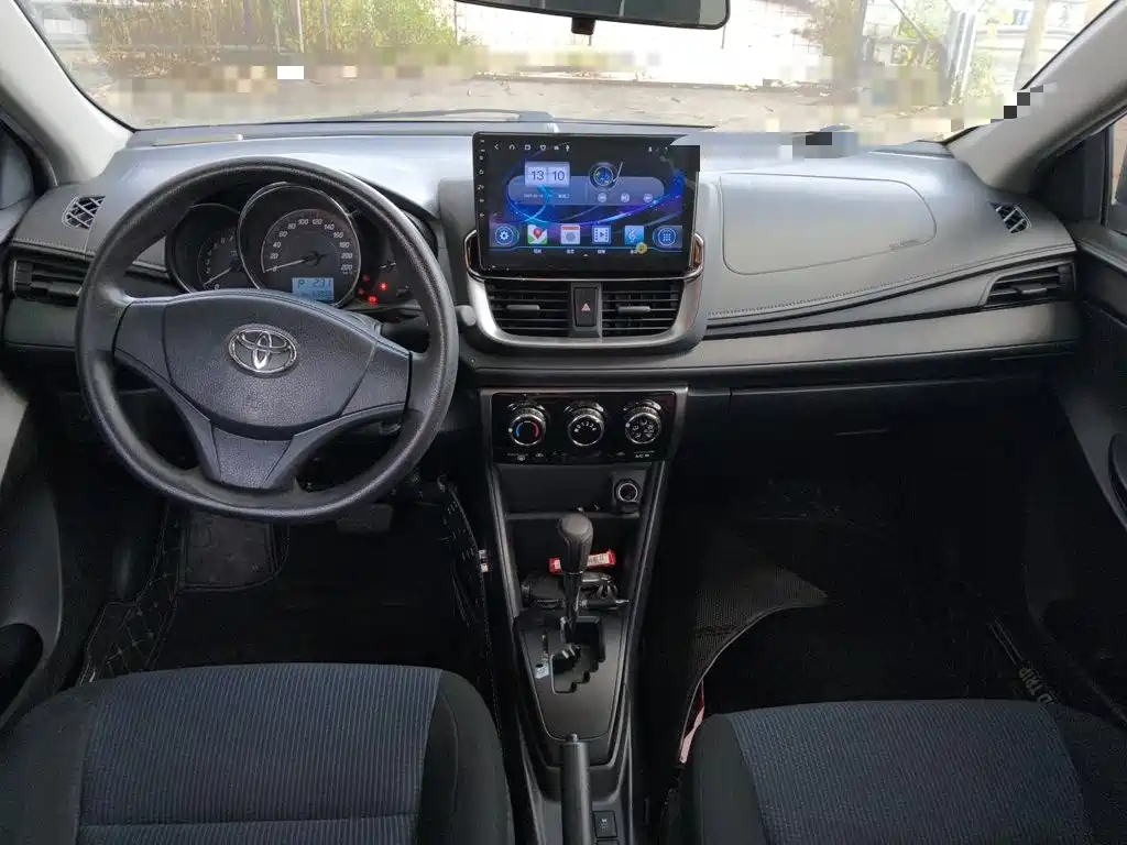 Toyota Yaris L — миниатюра 5