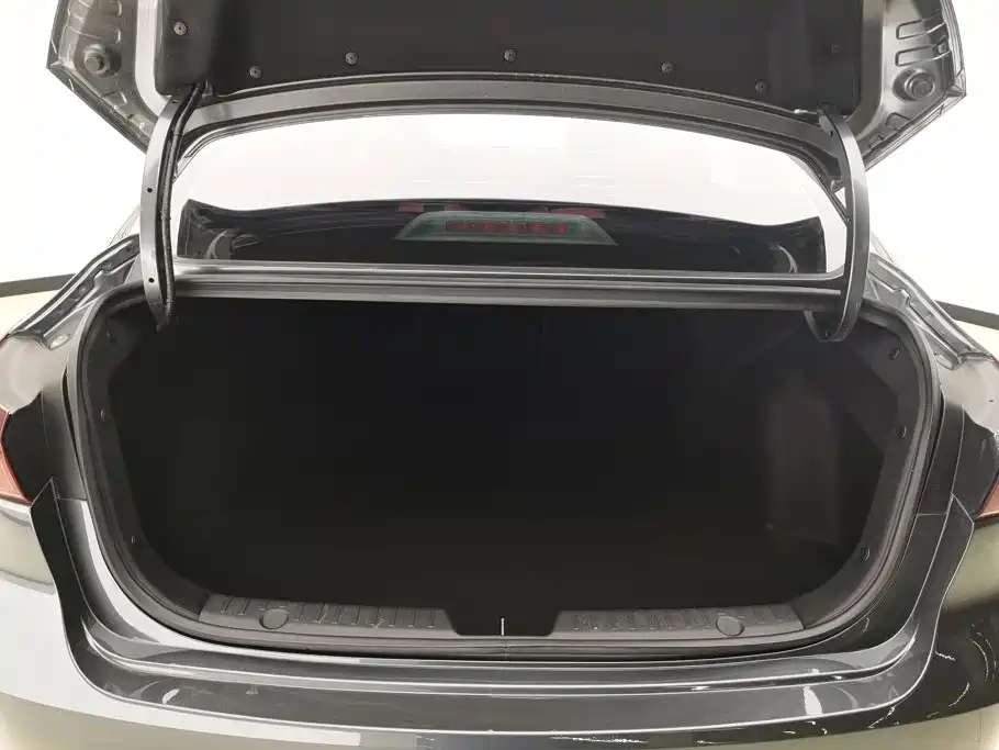 Changan Eado — миниатюра 4
