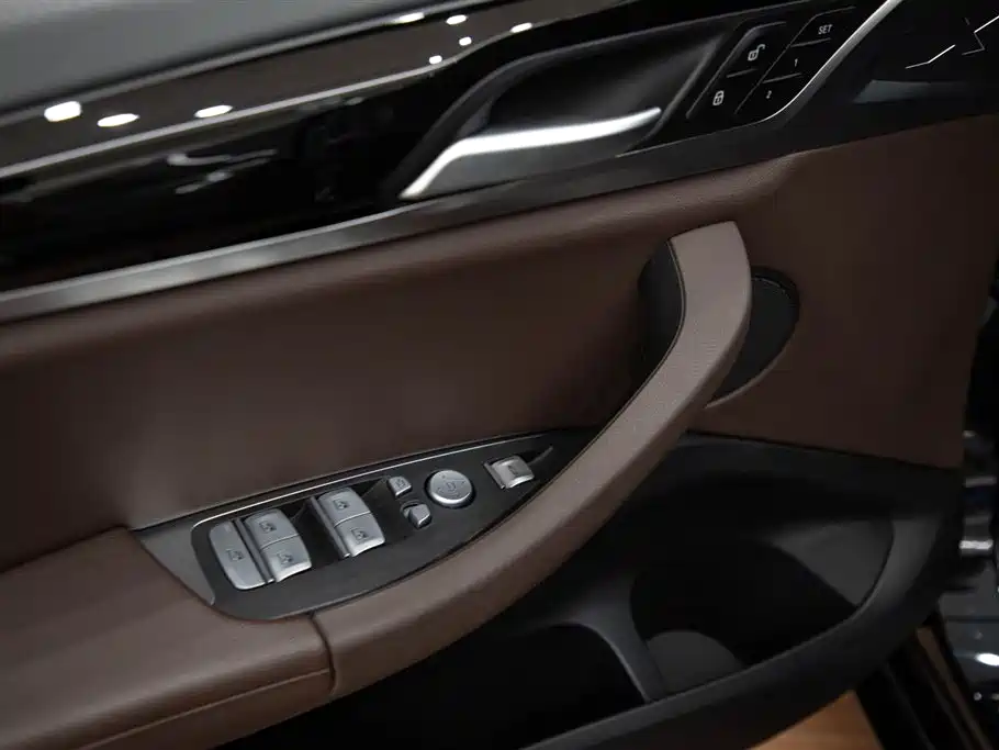 BMW X3 — миниатюра 11