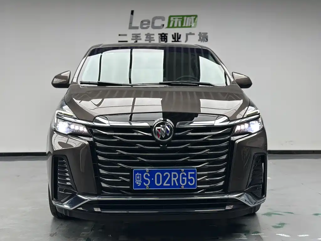 Buick GL8 — миниатюра 2