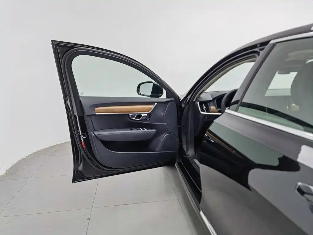 Volvo S90 — миниатюра 8