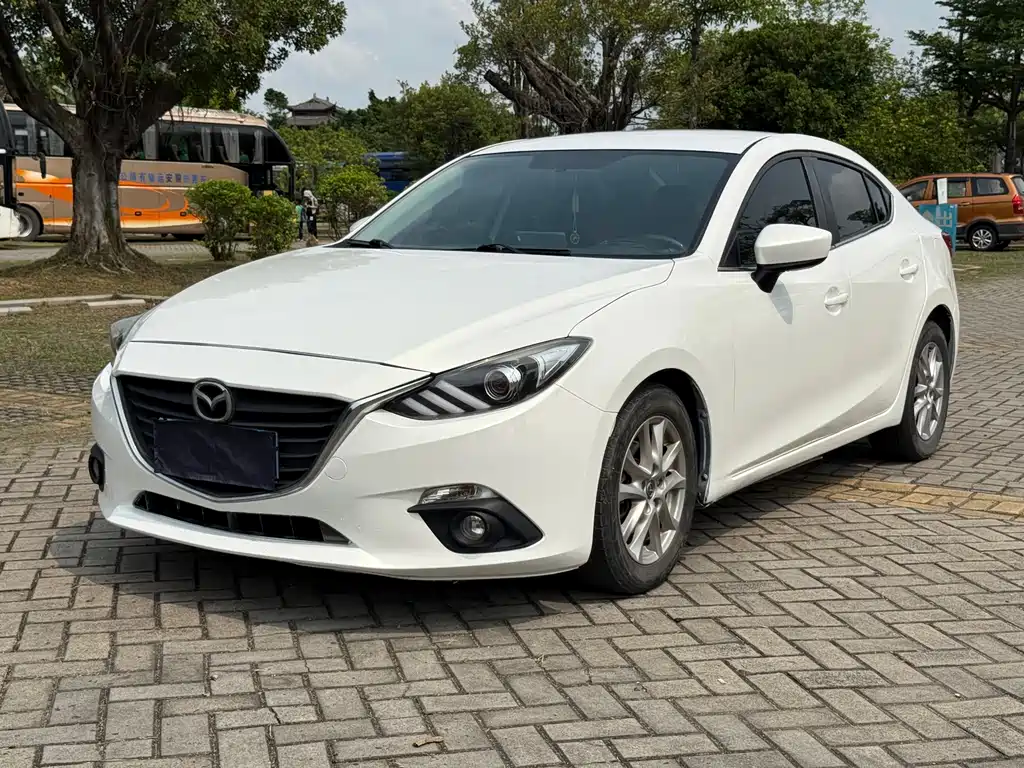 Mazda 3 Axela 2016