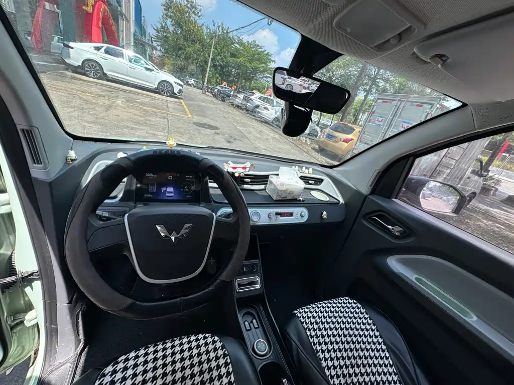 Wuling MINIEV — миниатюра 9
