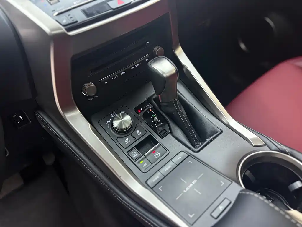 Lexus NX — миниатюра 12