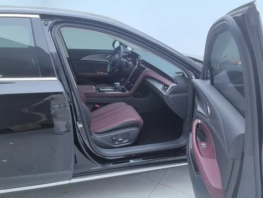 Hongqi Hongqi H5 — миниатюра 8