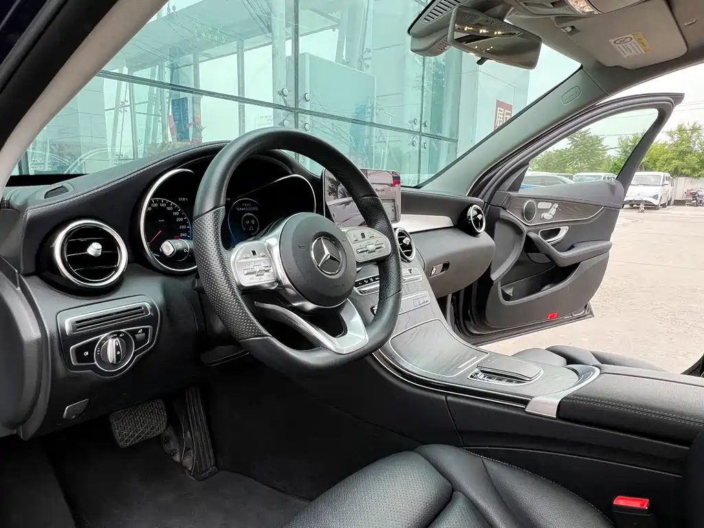 Mercedes-Benz C-Class — миниатюра 10