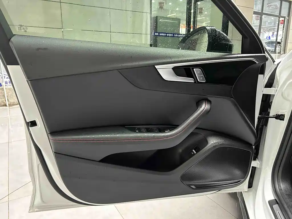 Audi A4L — миниатюра 12