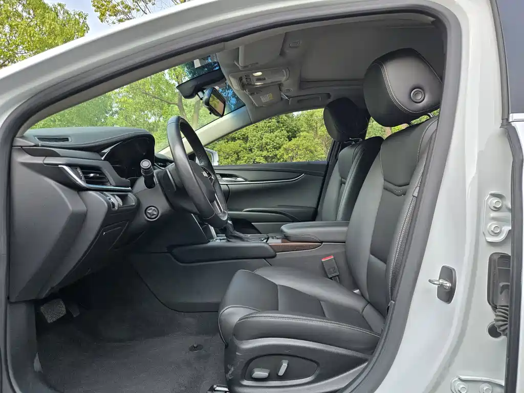 Cadillac XTS — миниатюра 9