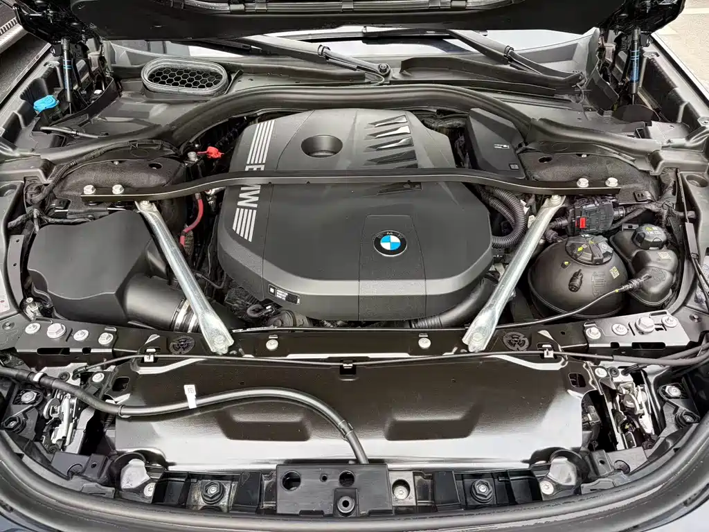BMW 7 Series 7 2023 740Li Premium M Sport