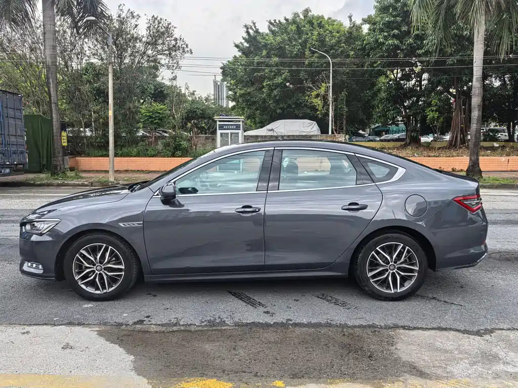 BYD Qin Pro Pro 2019 DM 1.5TI AT VI