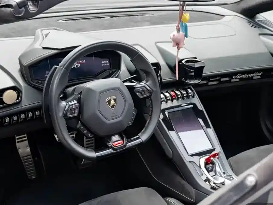 LAMBORGHINI HURACÁN