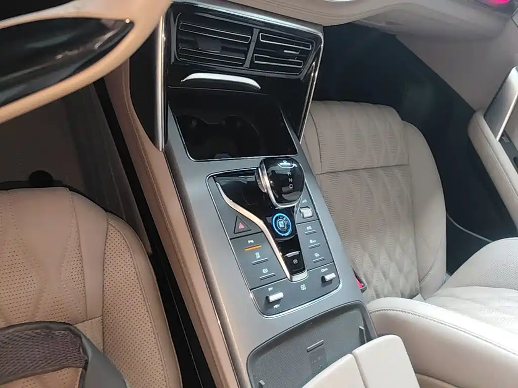 BYD Tang New Energy — миниатюра 14