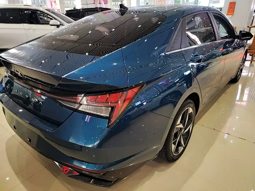 Hyundai Elantra — миниатюра 5