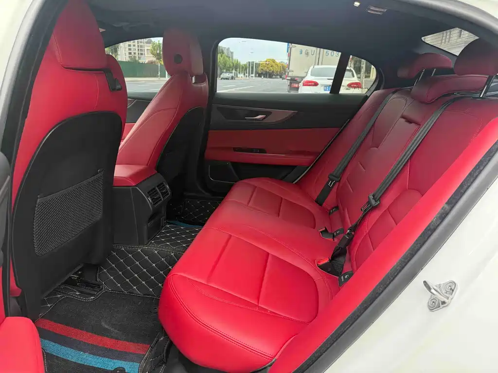 Jaguar XEL — миниатюра 6