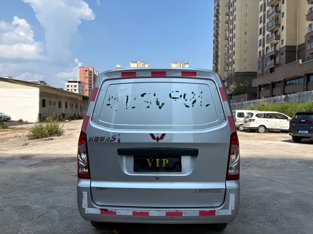 Wuling Rongguang S — миниатюра 5