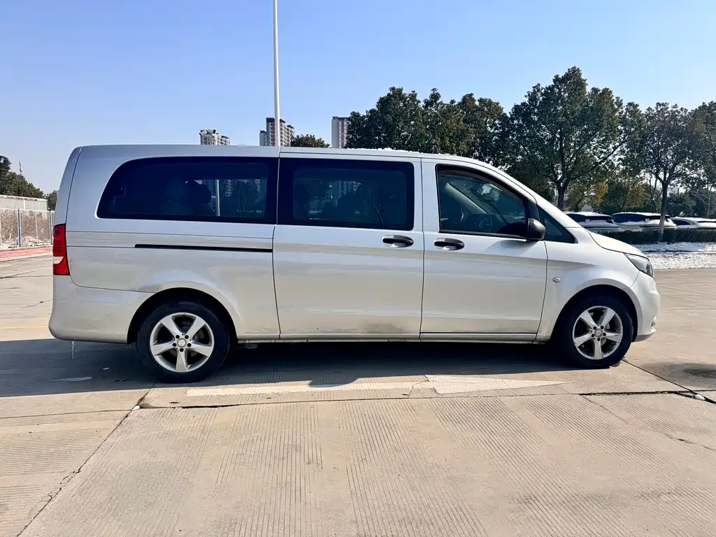 MERCEDES-BENZ VITO