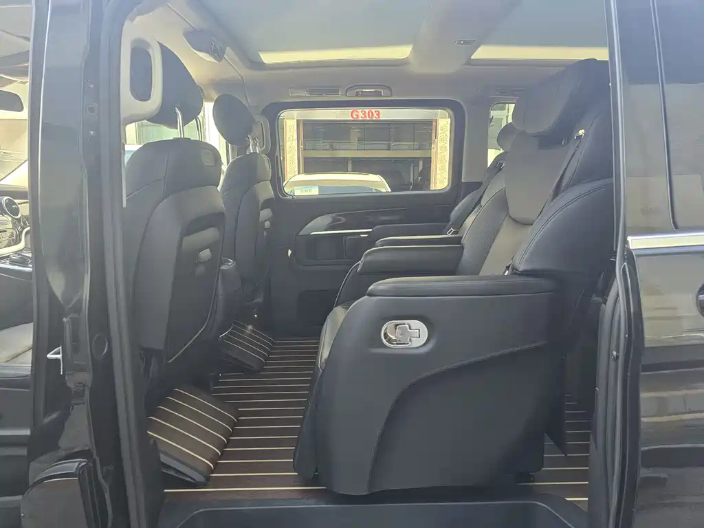 Mercedes-Benz V-Class — миниатюра 11
