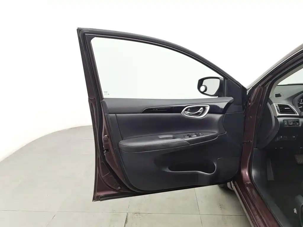 Nissan Sylphy — миниатюра 8