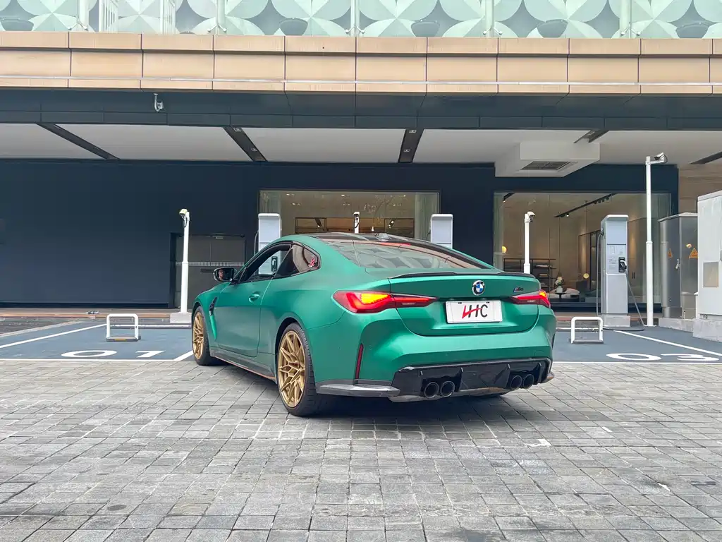 BMW  M4