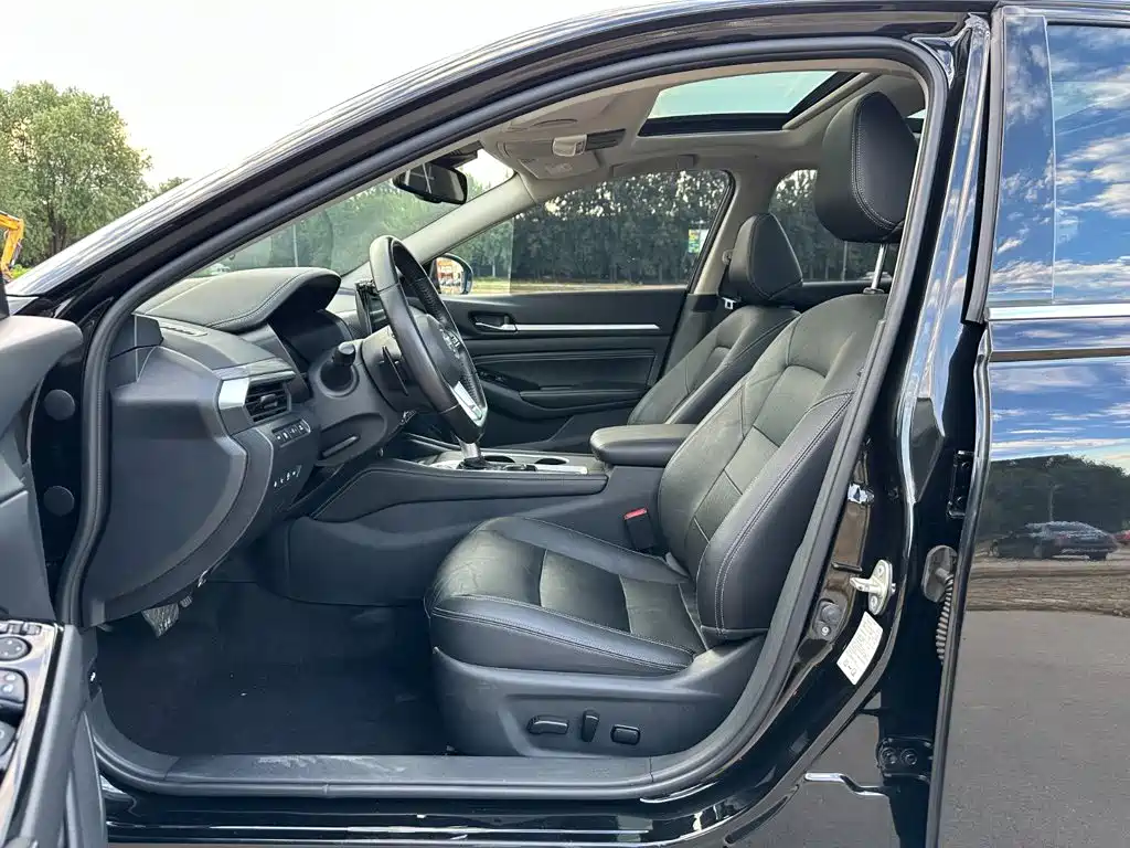 Nissan Teana — миниатюра 8