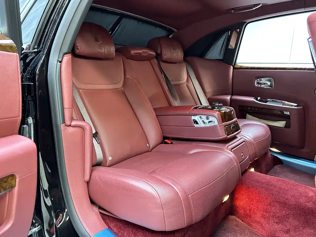 Rolls-Royce Ghost — миниатюра 20