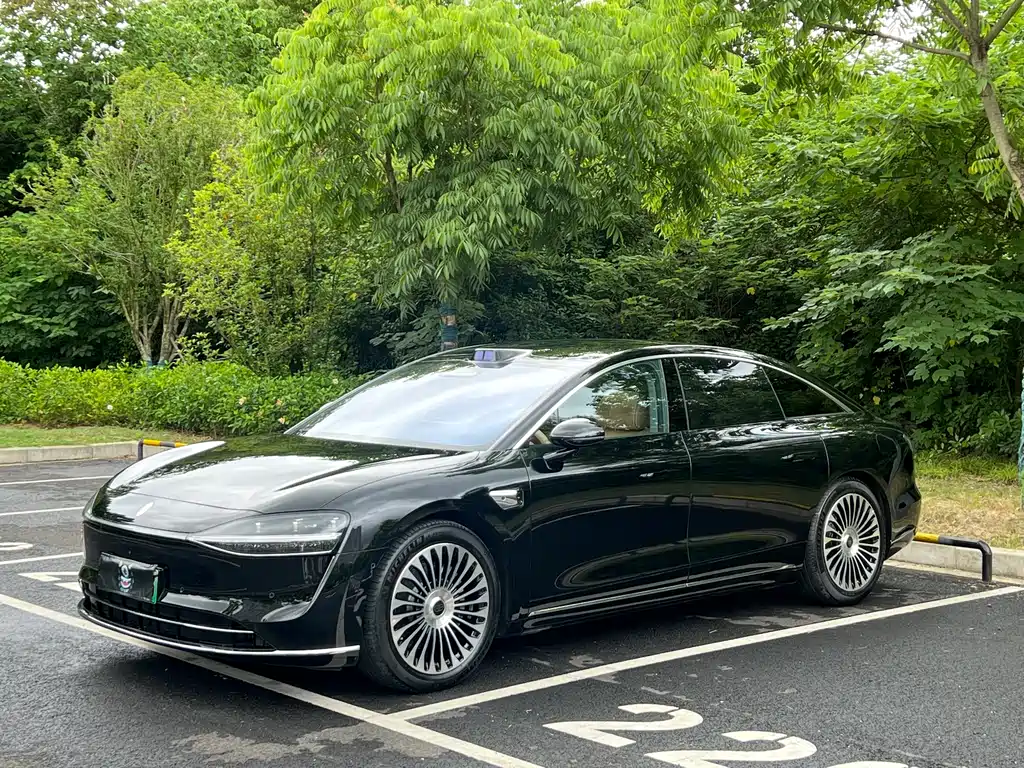 享界S9 2026款 增程 Ultra 后驱 53kWh (192线激光雷达）