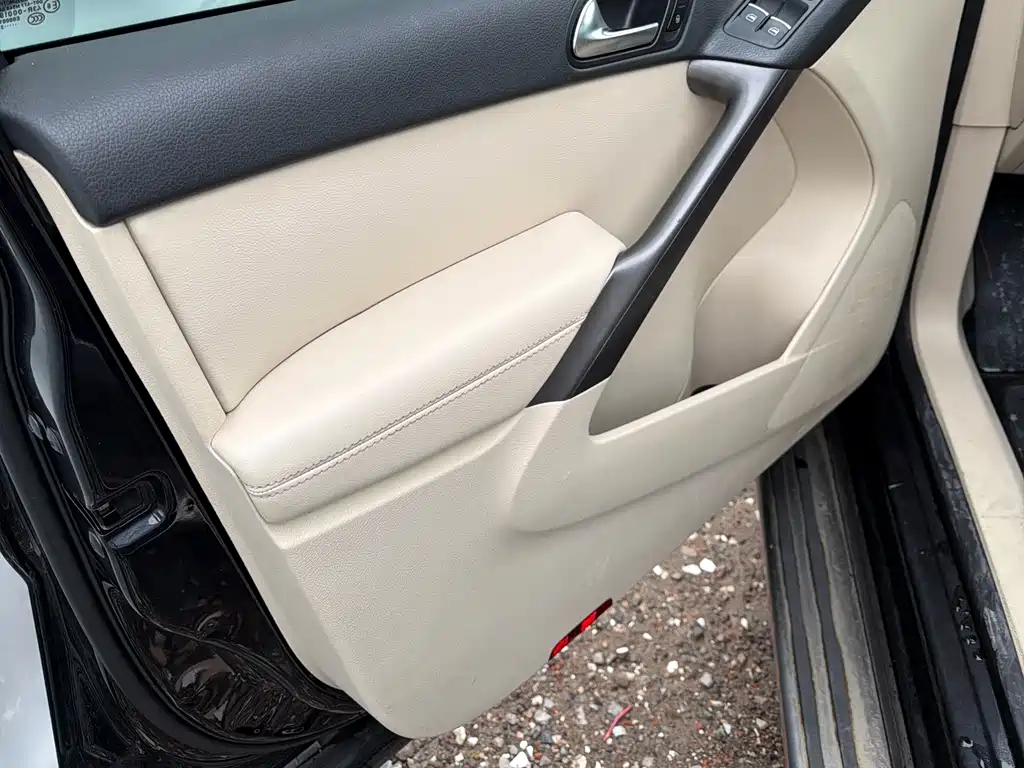 Volkswagen Tiguan 2012 1.8TSI AT