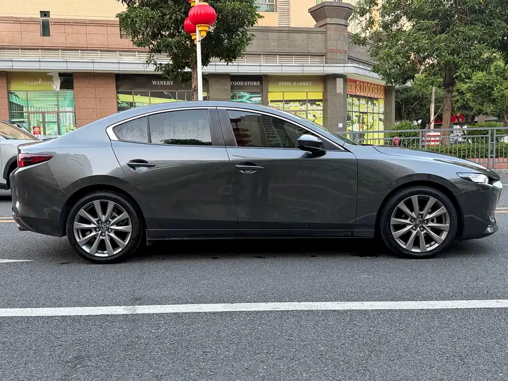 Mazda 3 Axela — миниатюра 9