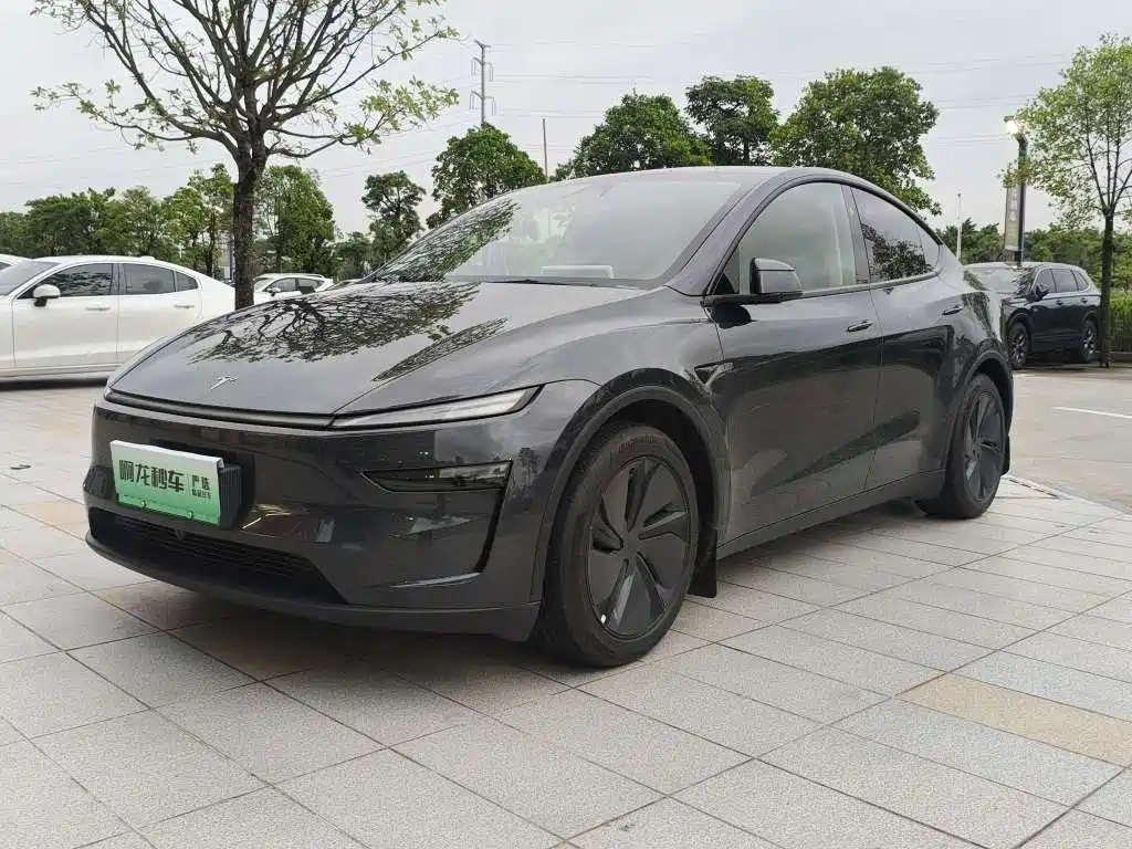 Tesla Model Y 2025 Long Range AWD First Edition Edition