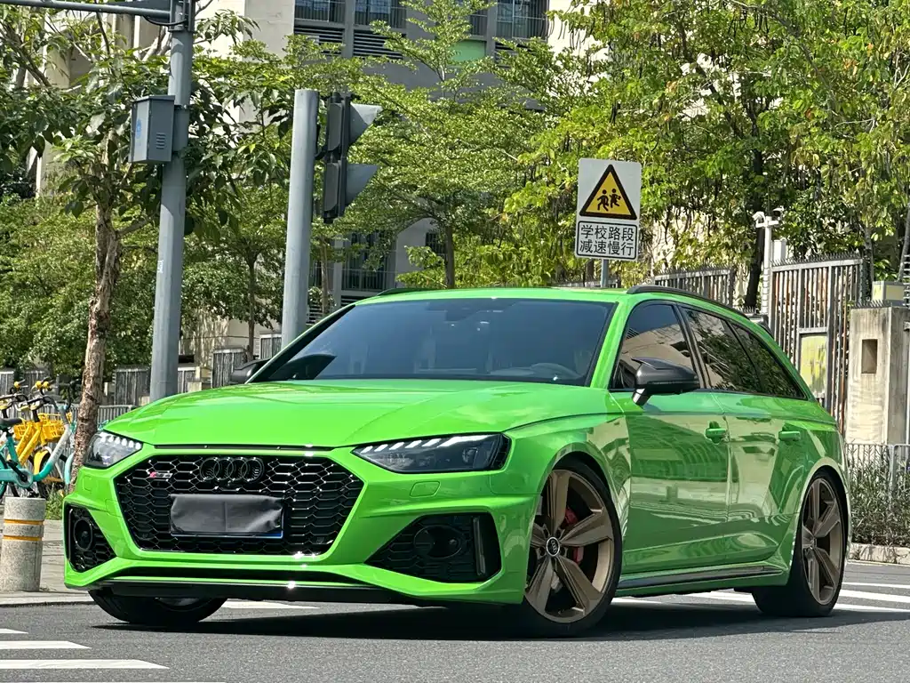 Audi RS 4 2023