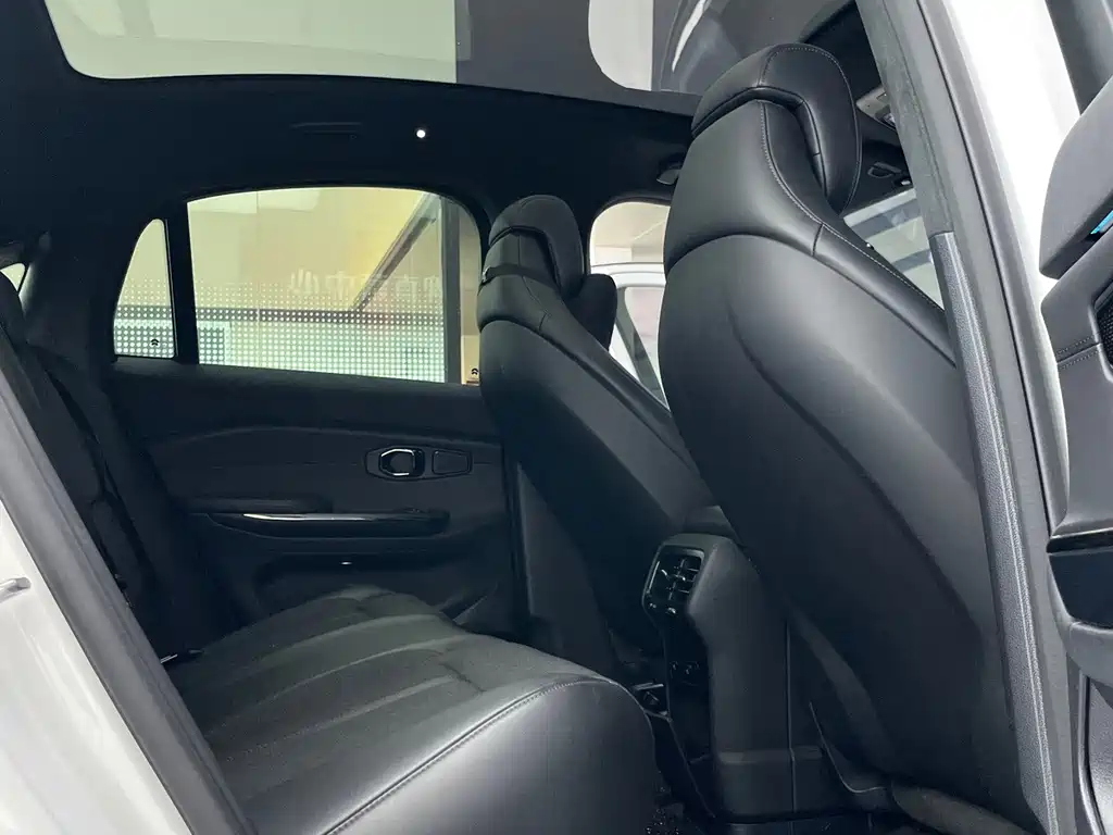 NIO EC6 — миниатюра 36