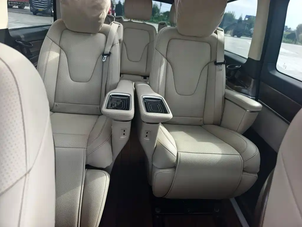 Mercedes-Benz V-Class — миниатюра 16