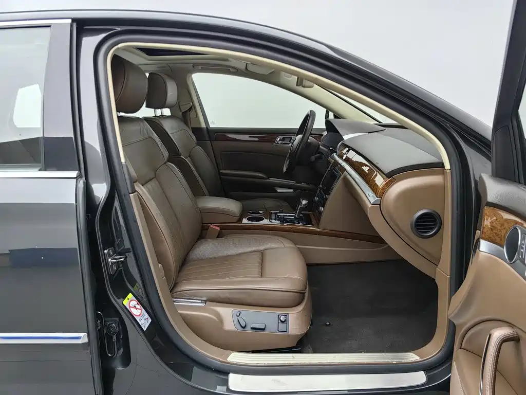 Volkswagen Phaeton — миниатюра 23