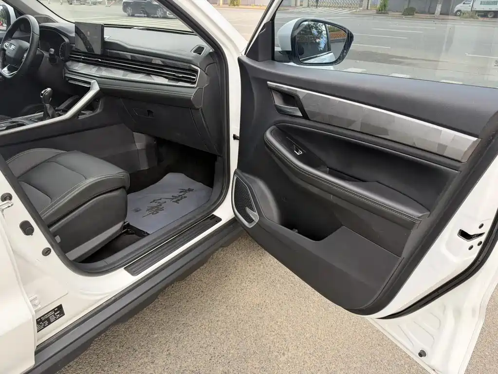 Geely Vision X6 — миниатюра 11
