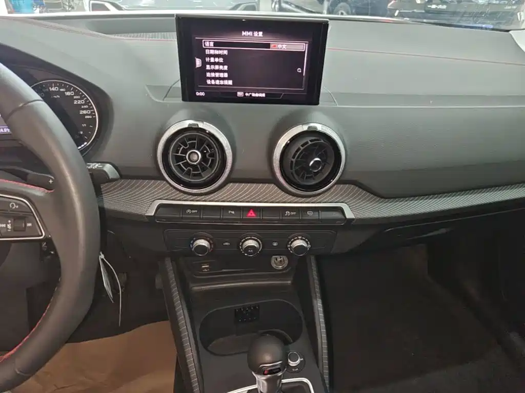 Audi Q2L — миниатюра 13