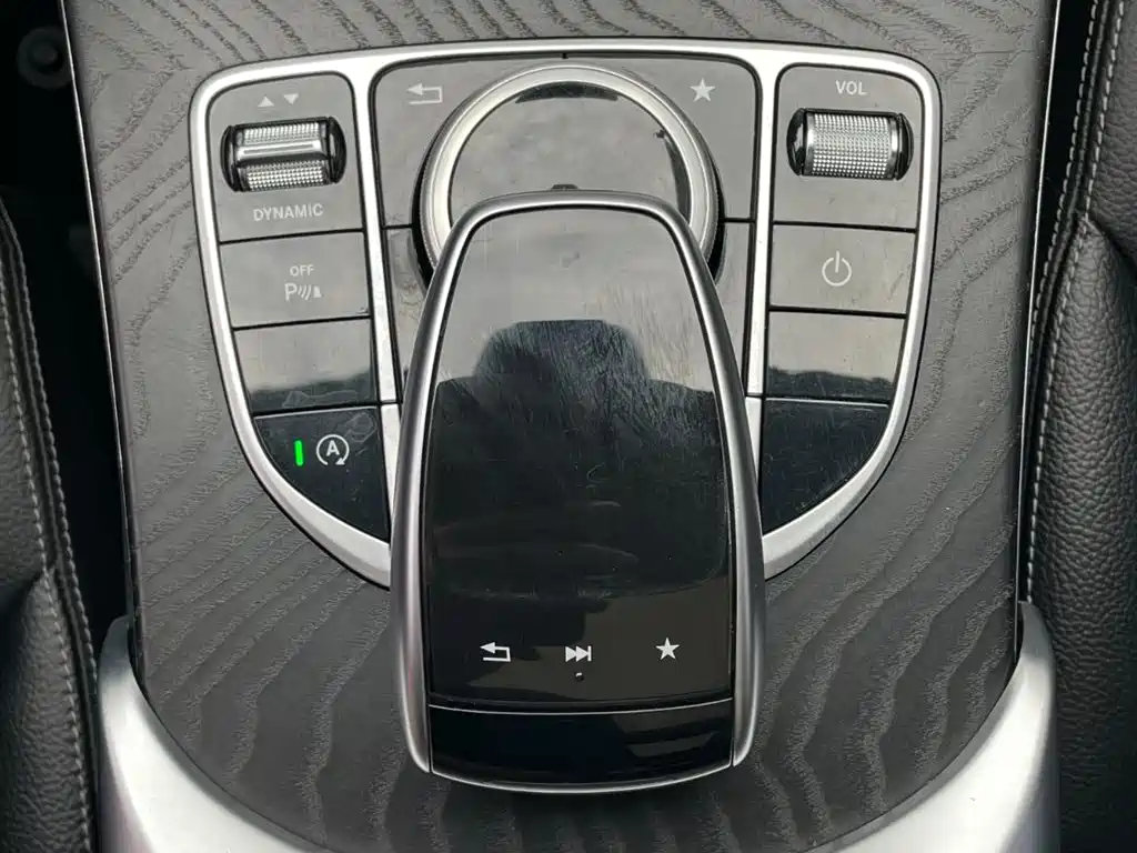 Mercedes-Benz C-Class — миниатюра 11