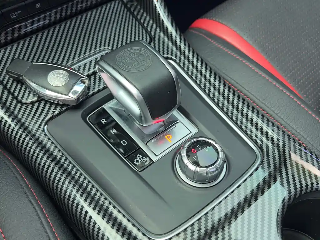 MERCEDES-BENZ GLA AMG