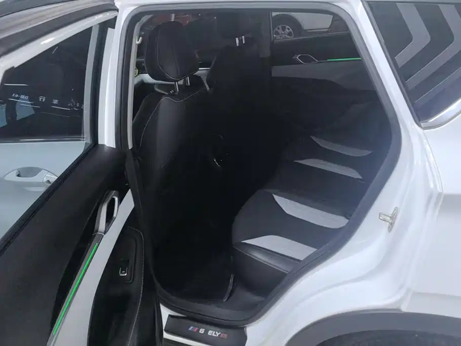 Geely Binyue — миниатюра 11