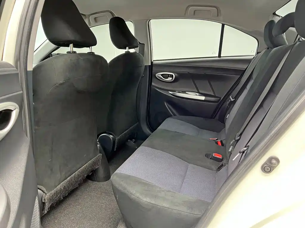 Toyota Yaris L — миниатюра 15