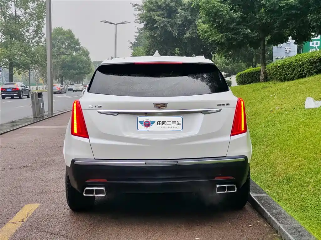 CADILLAC XT5