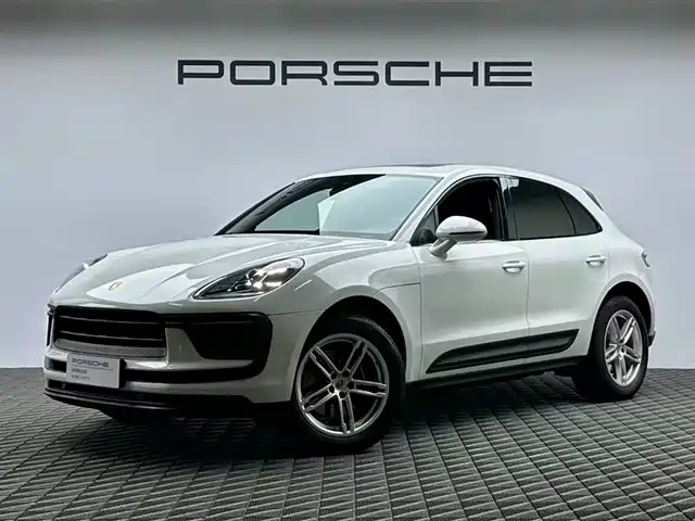 PORSCHE MACAN 2024