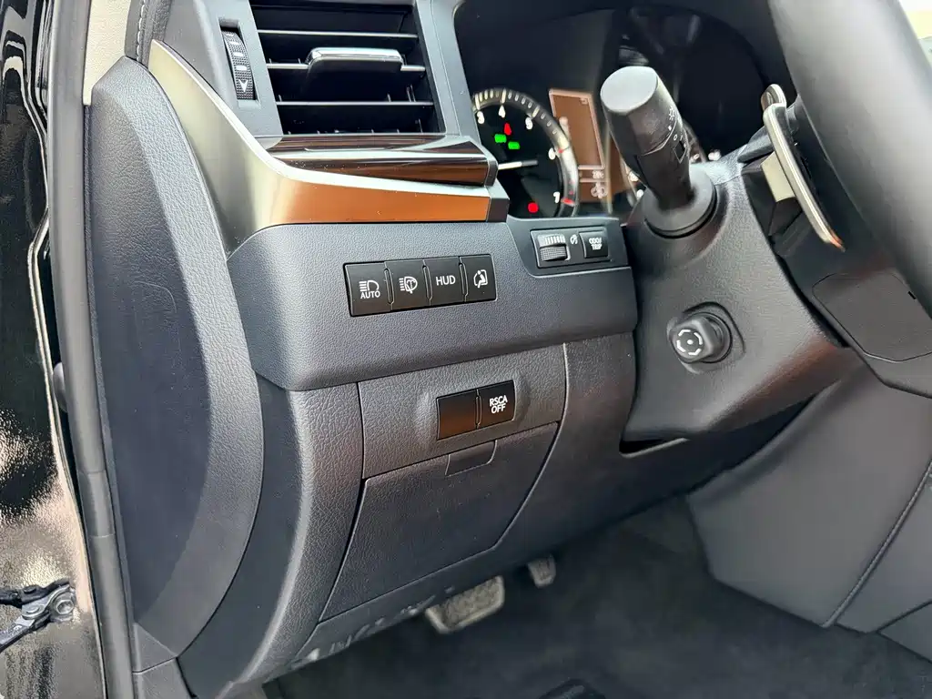 Lexus LX — миниатюра 14