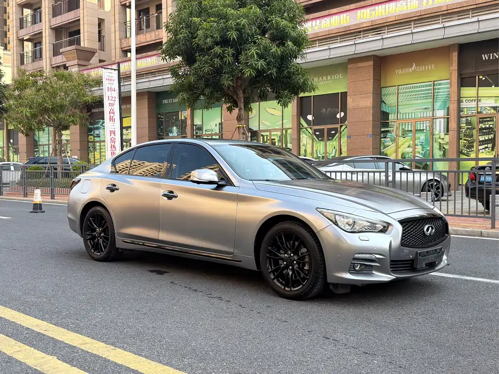INFINITI Q50L