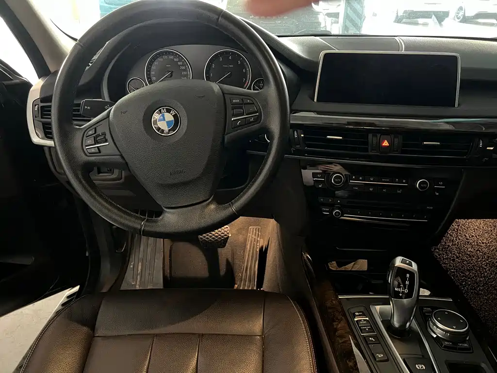 BMW X5 (Import) — миниатюра 9