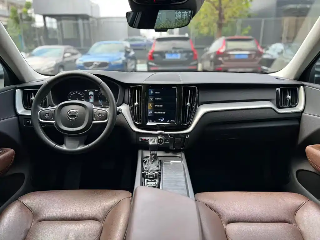 Volvo XC60 — миниатюра 6