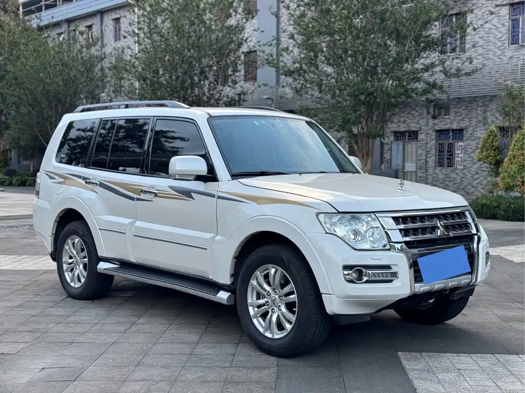 Mitsubishi V97 2017 3.8L