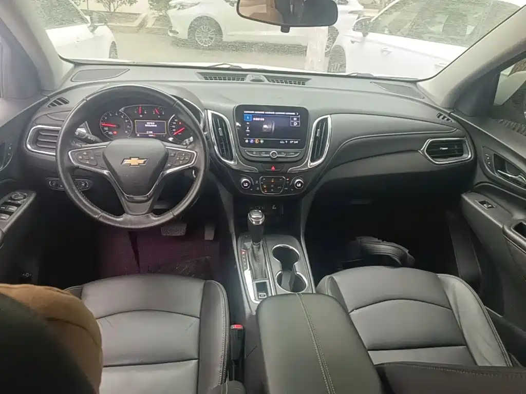 Chevrolet Equinox — миниатюра 10