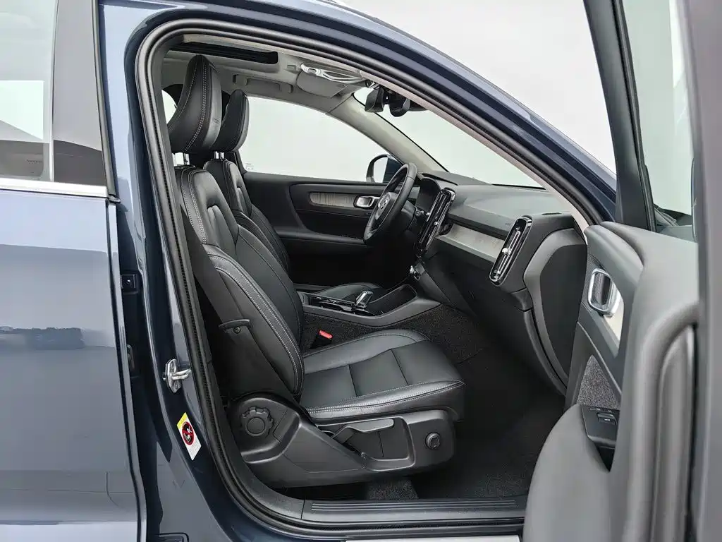 Volvo XC40 — миниатюра 23