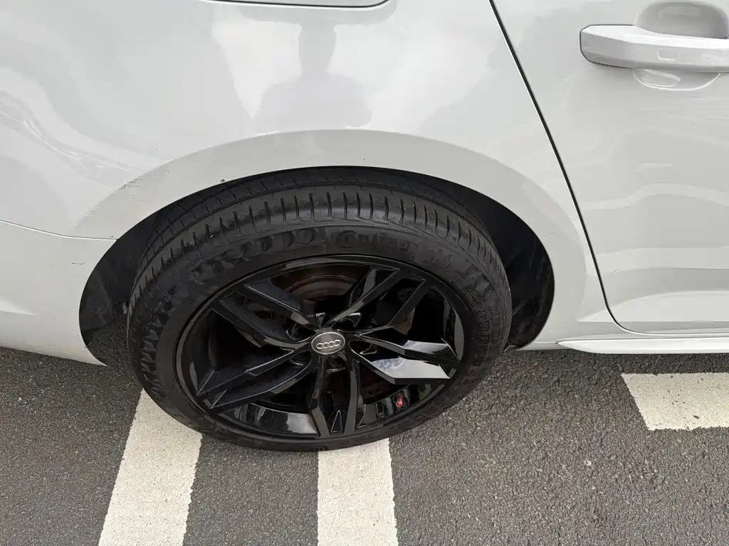 Audi A4L — миниатюра 12